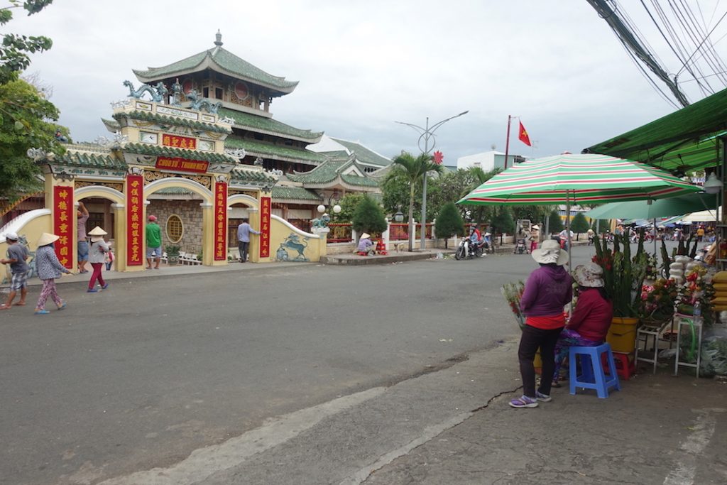 View of the Ba Cua Xu temple from the other side of the road