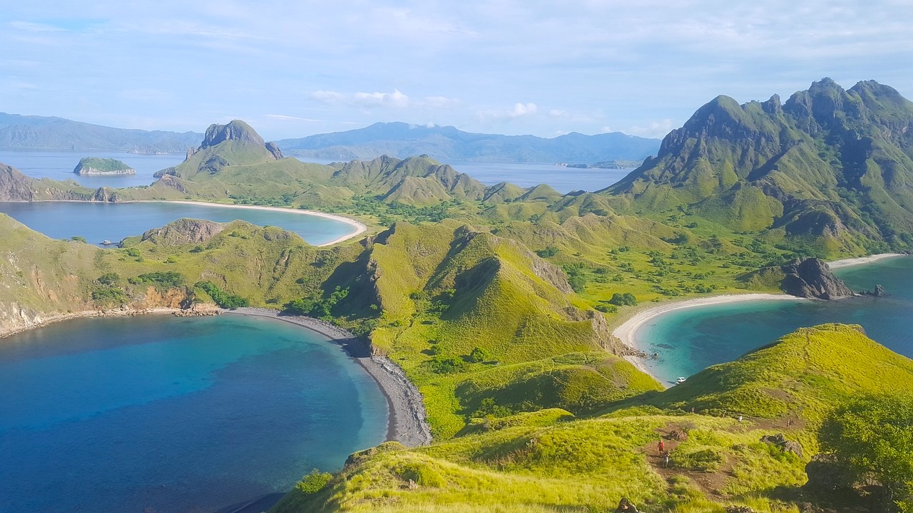 A view of Padar island fromt the view point where the hikes during the Komodo island tours will bring you.
