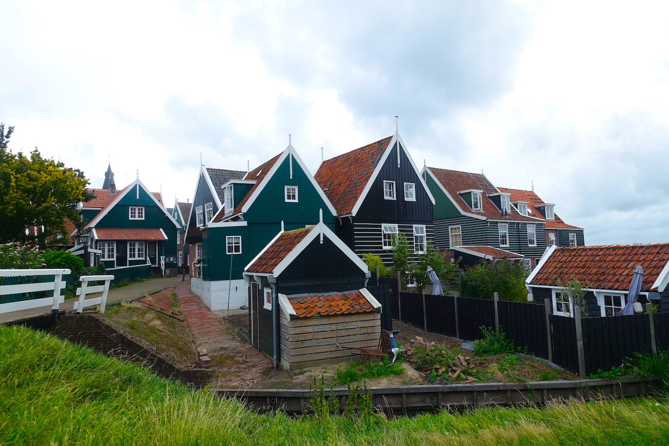 A view of the Marken houses in perspective