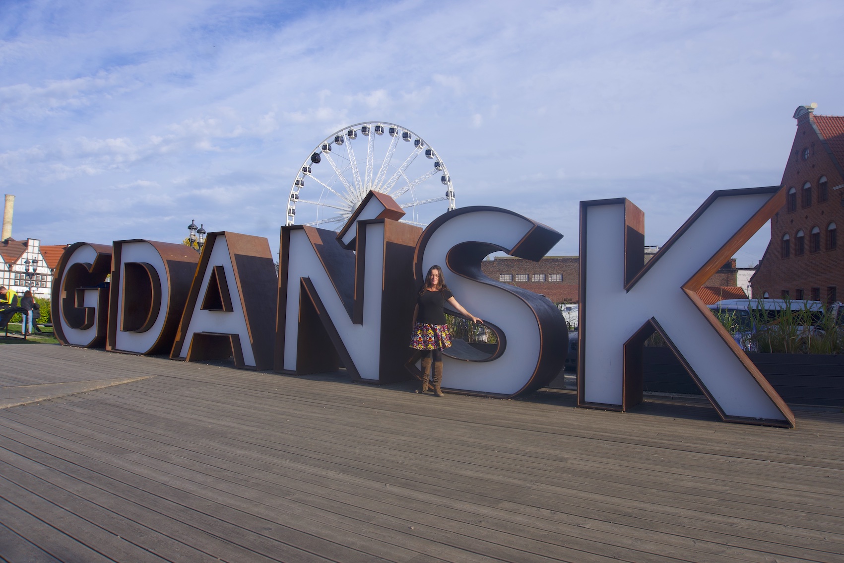 Pilar with the Gdansk letters and the fairies wheel on the back