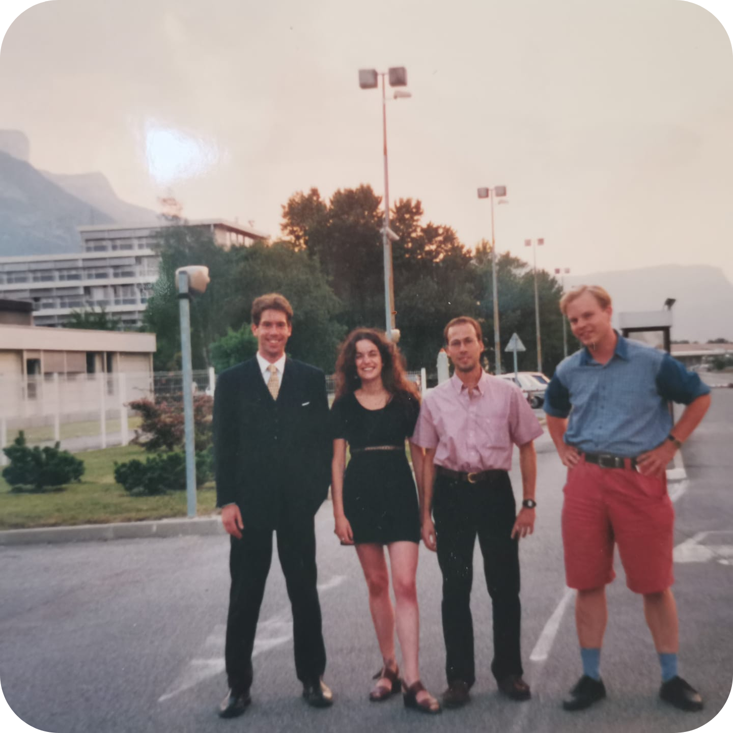 Pilar at the entrance of the ILL nuclar reactor with some colleagues